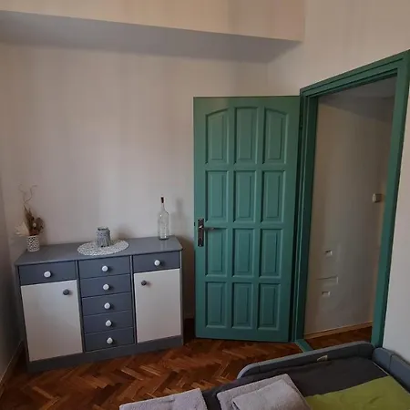 Apartment Ri-jo *